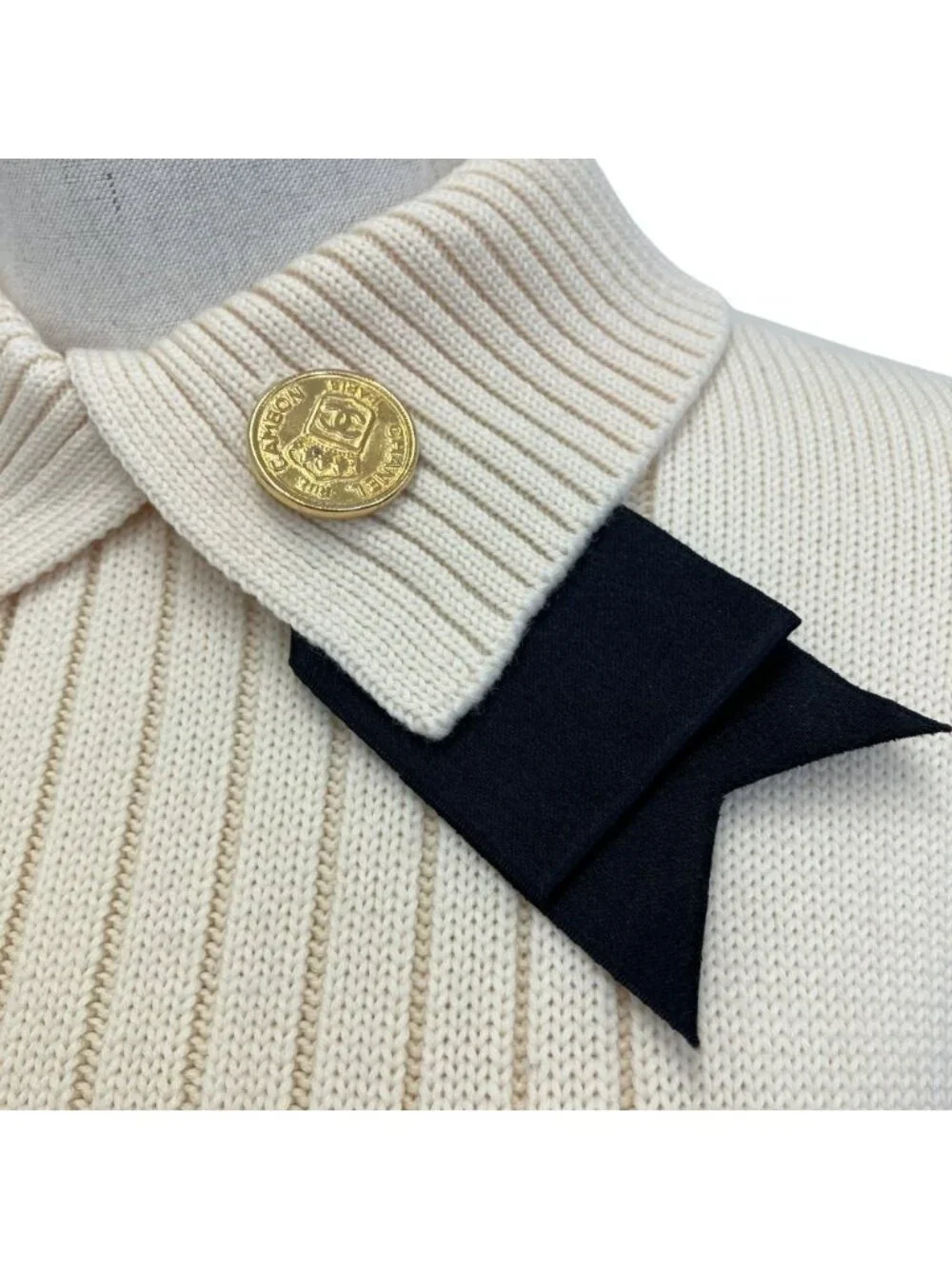 Chanel Knit Top with Ribbon Brooch Sweater 38 Beige